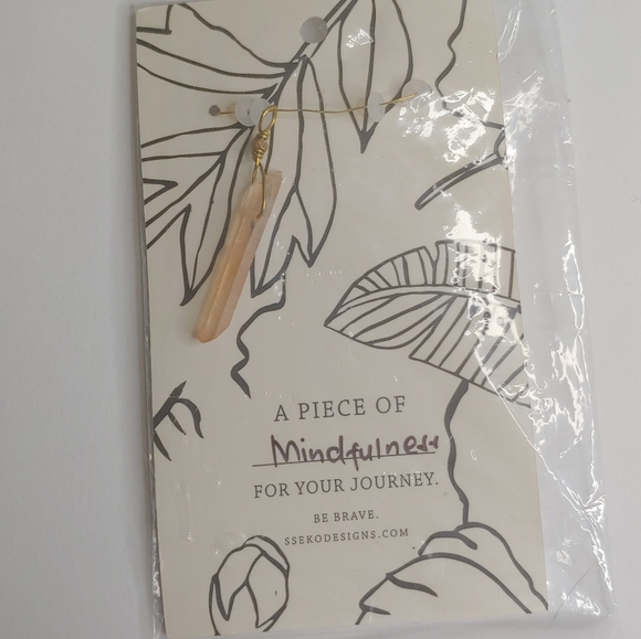 NWT Sseko Mindfulness Brave Jewelry Crystal Charm - Picture 1 of 4